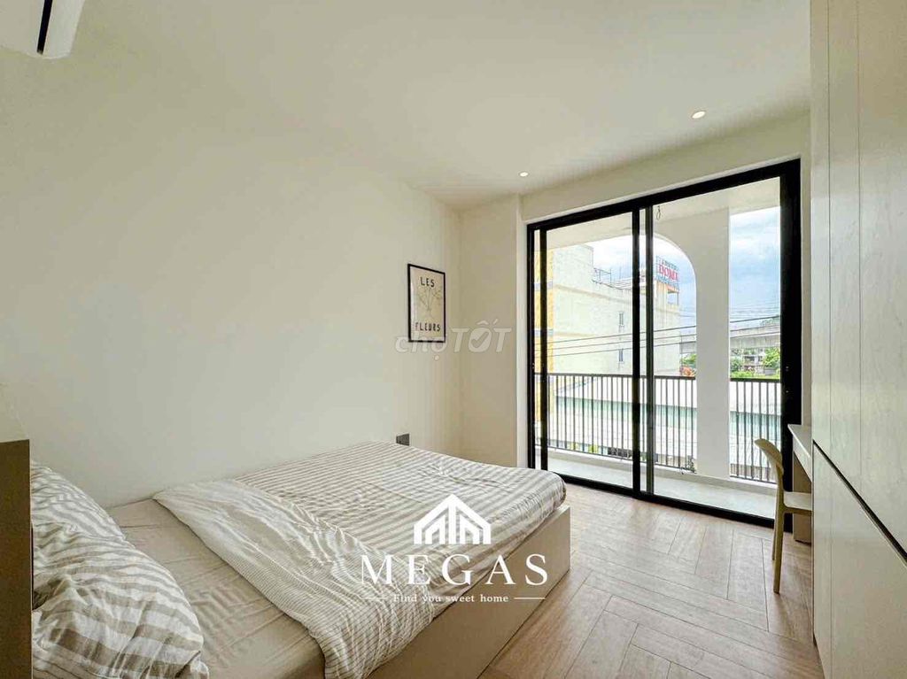 The service apartment is full of microp comfort, full of Tên Lửa.