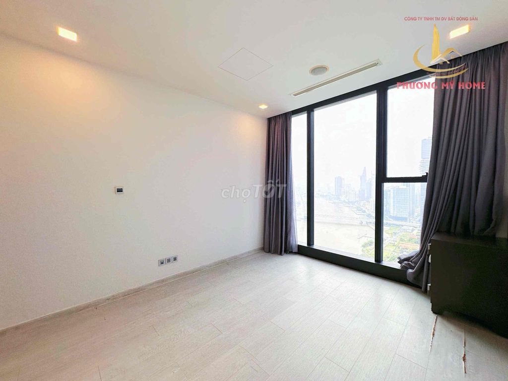 2 bedroom 87 M2 golden river district 1 - View of the most beautiful fireworks - empty