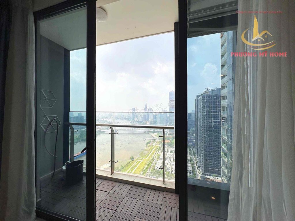 2 bedroom 87 M2 golden river district 1 - View of the most beautiful fireworks - empty