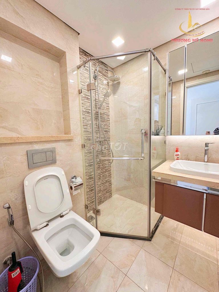 2 bedroom 87 M2 golden river district 1 - View of the most beautiful fireworks - empty