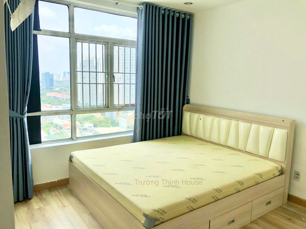 Rent the apartment for three bedrooms, two toilets for only 13 million.