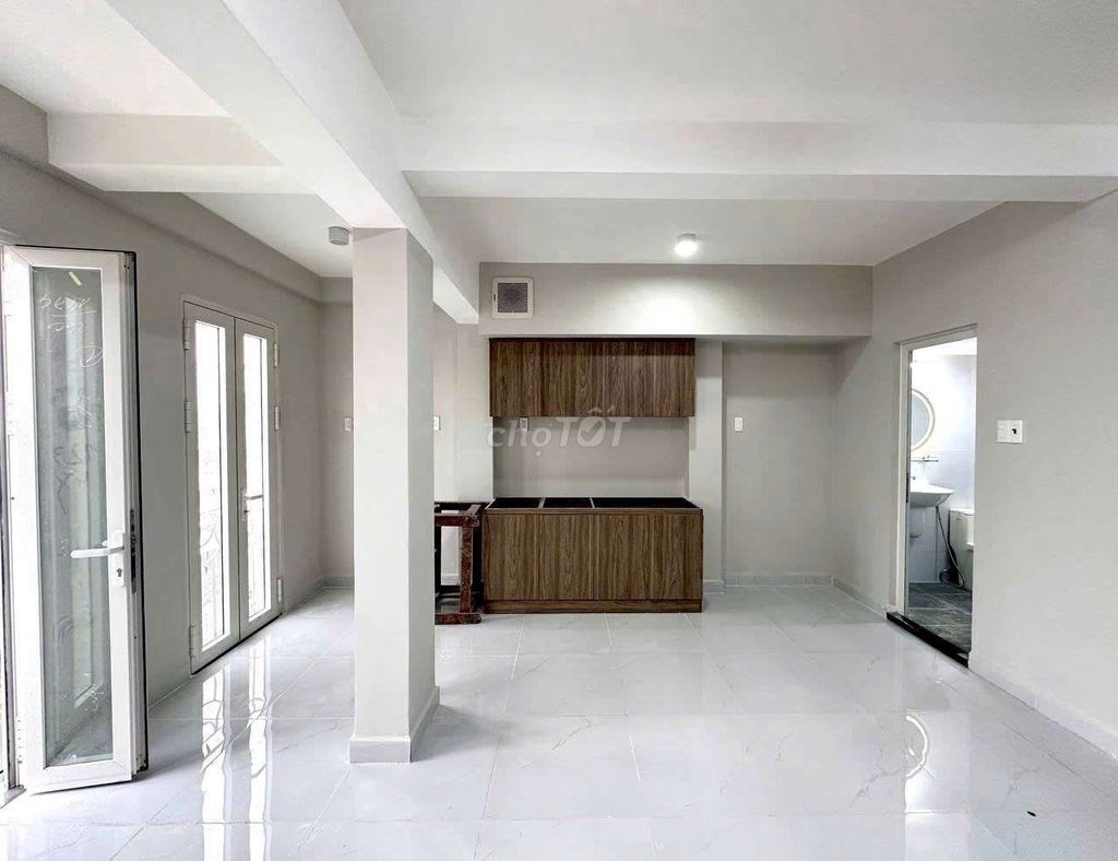 8th county service apartment full of furniture