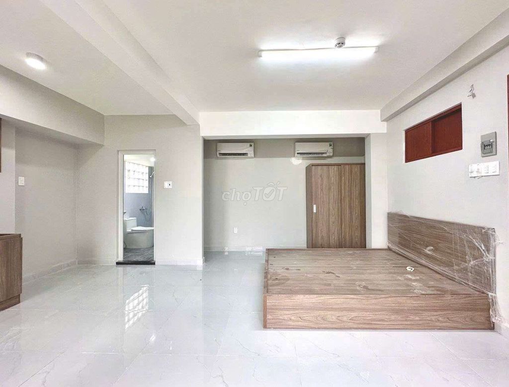 8th county service apartment full of furniture