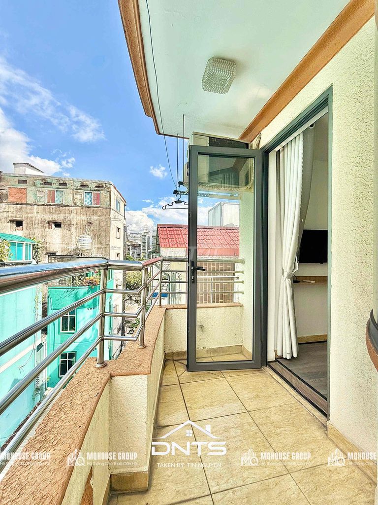 Penthouse 1 .55 m balcony private washing machine, Institute, Metro Bến Thành