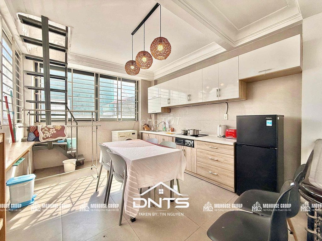 Penthouse 1 .55 m balcony private washing machine, Institute, Metro Bến Thành
