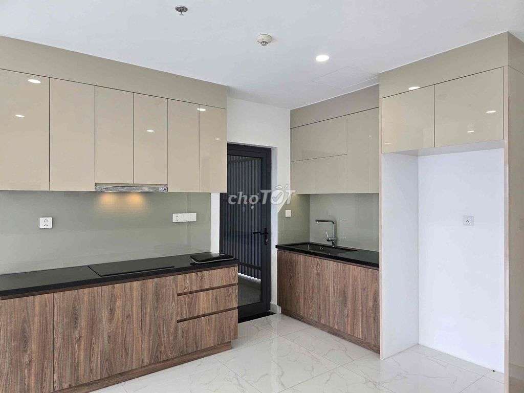 Rent 117 M2 3 alantata bedrooms in the diammond, nice view, empty house right here.