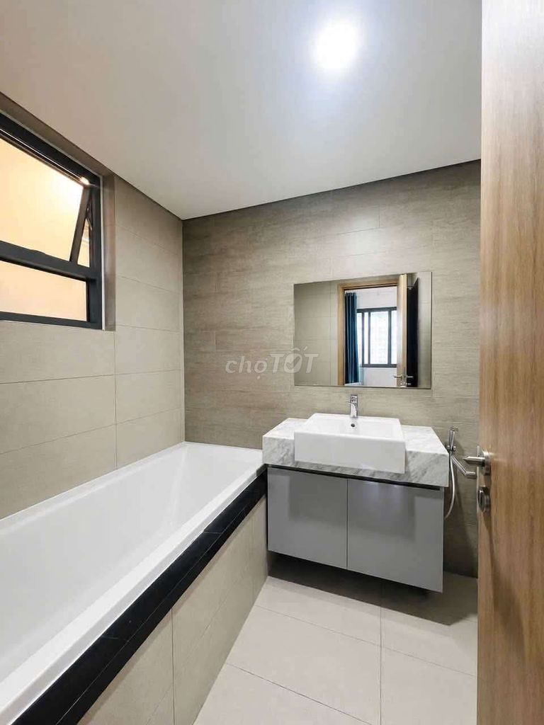 Rent 117 M2 3 alantata bedrooms in the diammond, nice view, empty house right here.