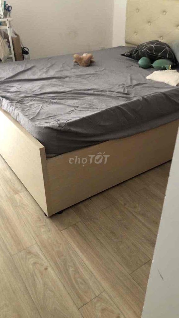The full-cost furniture is cheap, corn-butt-to-demean-to-face.