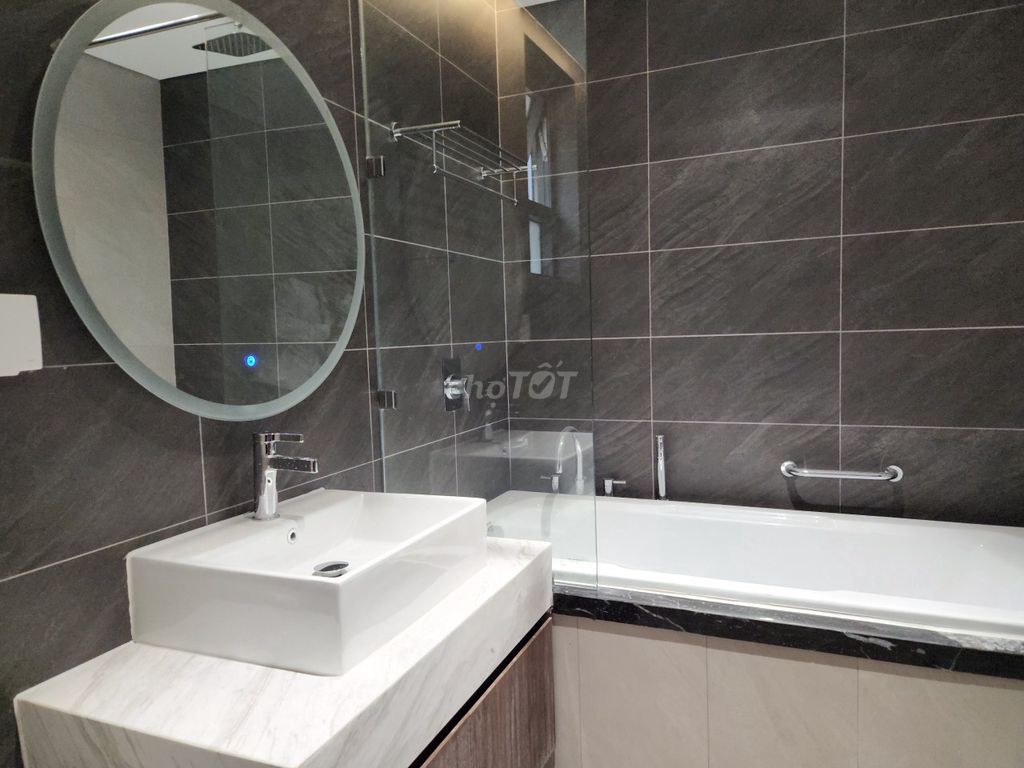 We'll rent ground, Diamond Zone, Celadon City 96 meters, 2 bathrooms, ntcb, right now.