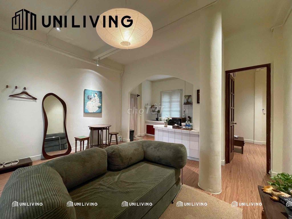 The apartment is one-on-one-point bedroom chill chill chill chill chill right in the middle of the 1-100th district.