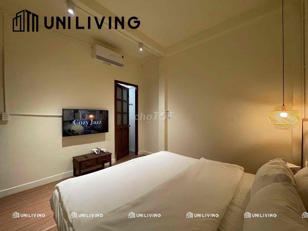 The apartment is one-on-one-point bedroom chill chill chill chill chill right in the middle of the 1-100th district.