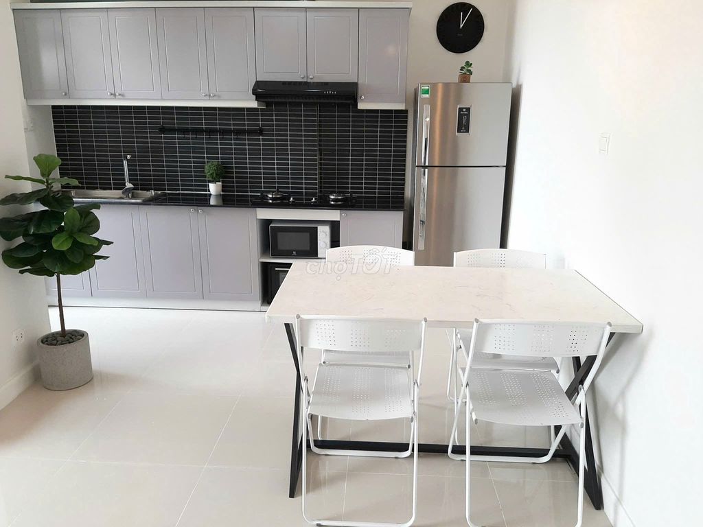 Rent the apartment two Sunrise City bedrooms.