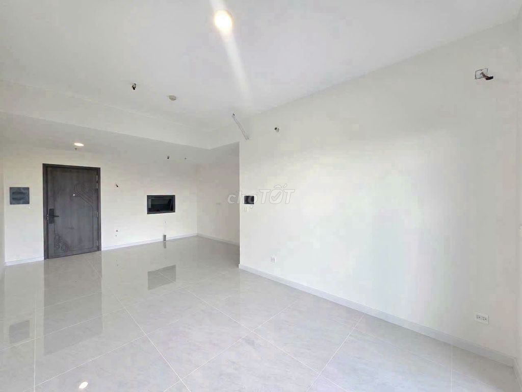 Rent three new bedrooms 100 percent-- Victoria Village 01000 just 17 million a month.