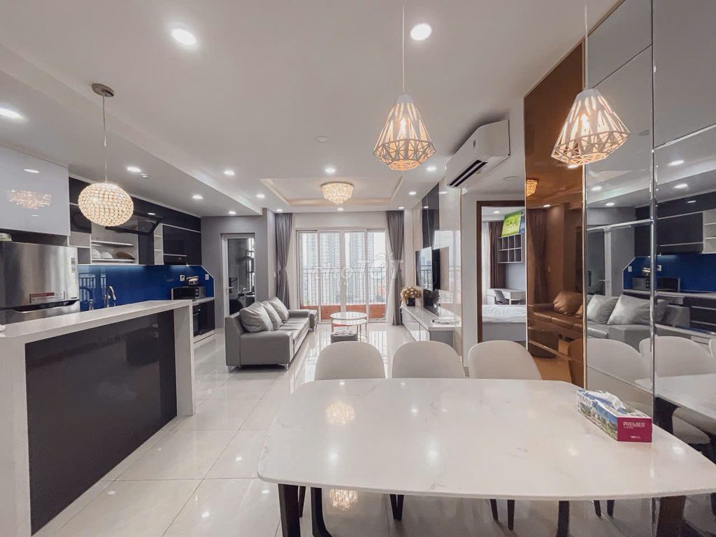 Rent three bedrooms in Sunrise CityView District 7