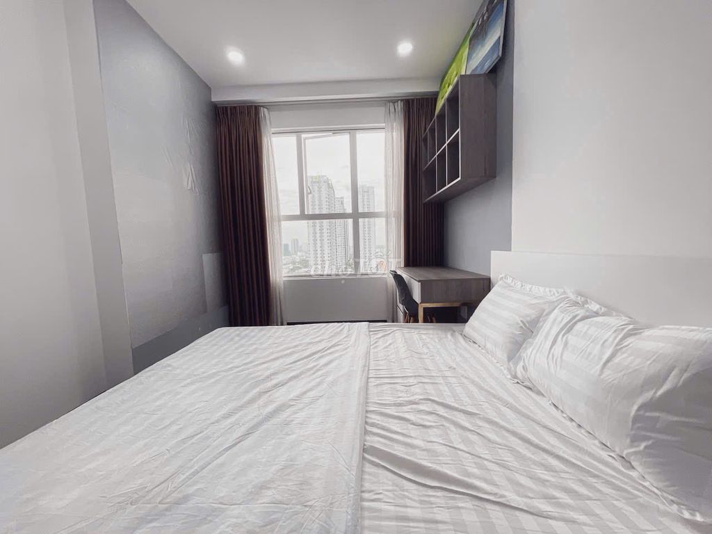 Rent three bedrooms in Sunrise CityView District 7