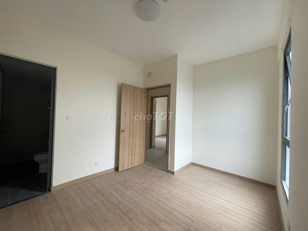 Rent Aurora's apartment three bedrooms per 80 meters. Only 11 million new houses, nice view, right here.
