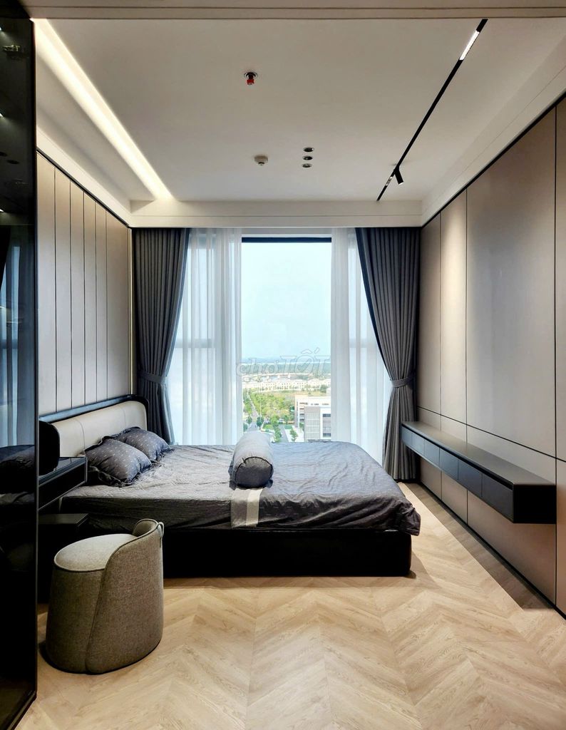 Rent C16.16 – View of the villa park full interior luxry