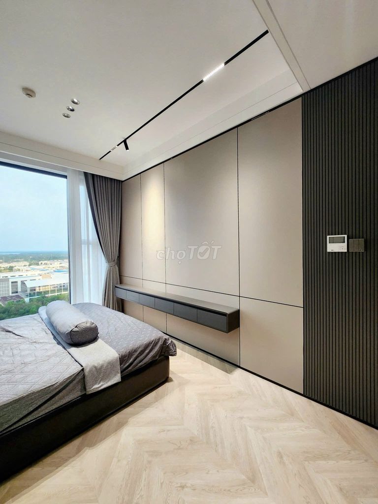 Rent C16.16 – View of the villa park full interior luxry