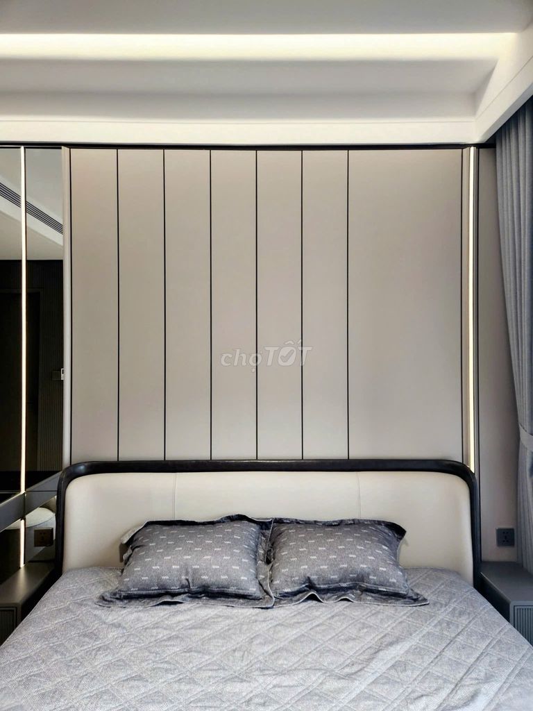 Rent C16.16 – View of the villa park full interior luxry