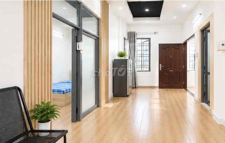 Rent the entire second floor of the bedroom. A separate living room.