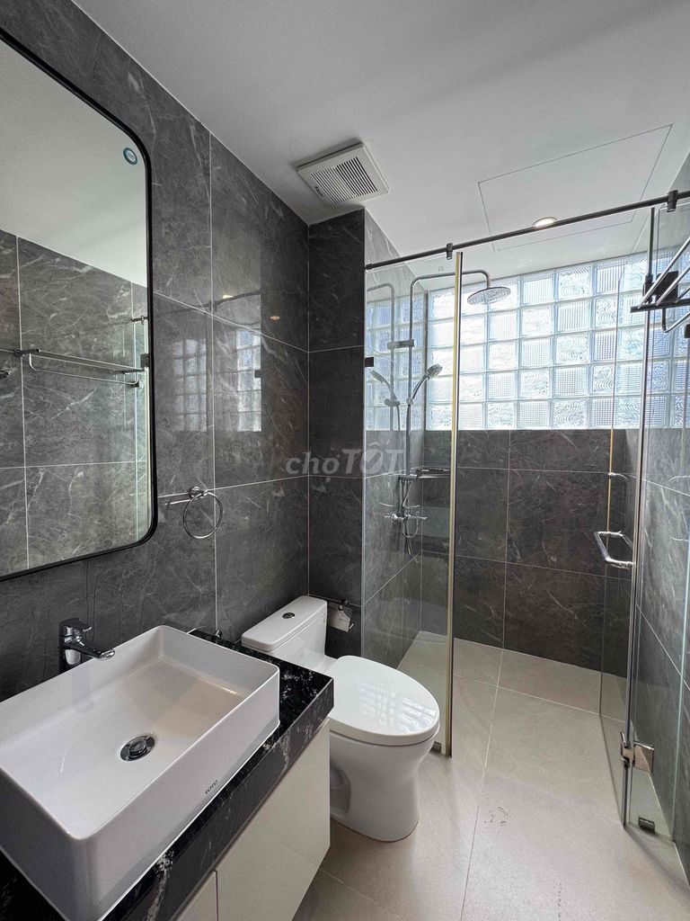 The new Guardian Zhang in District 3, Near Fuxie, Hua, Hong Kong, Hong Kong, 1