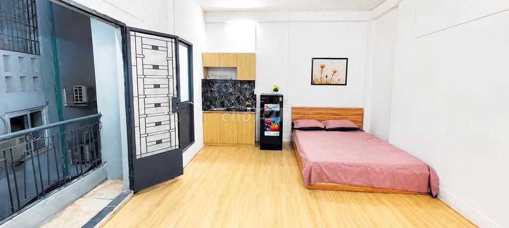 The new balcony studio is open in the heart of the 3rd quarter, just 6 million and a half.