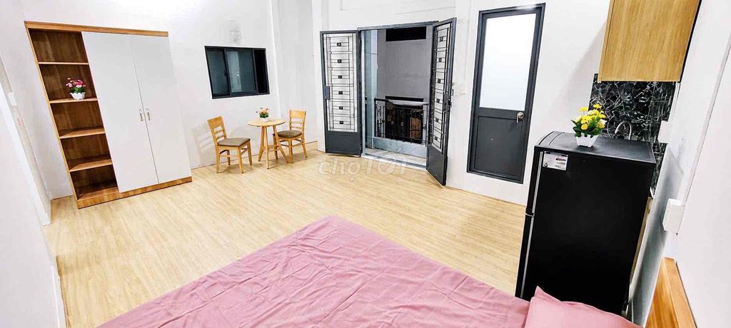 The new balcony studio is open in the heart of the 3rd quarter, just 6 million and a half.