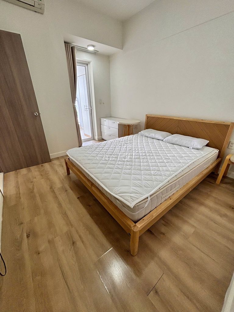 Renting apartment Galaxy 9, Nguyễn Khoái, Regula One, District 4.
