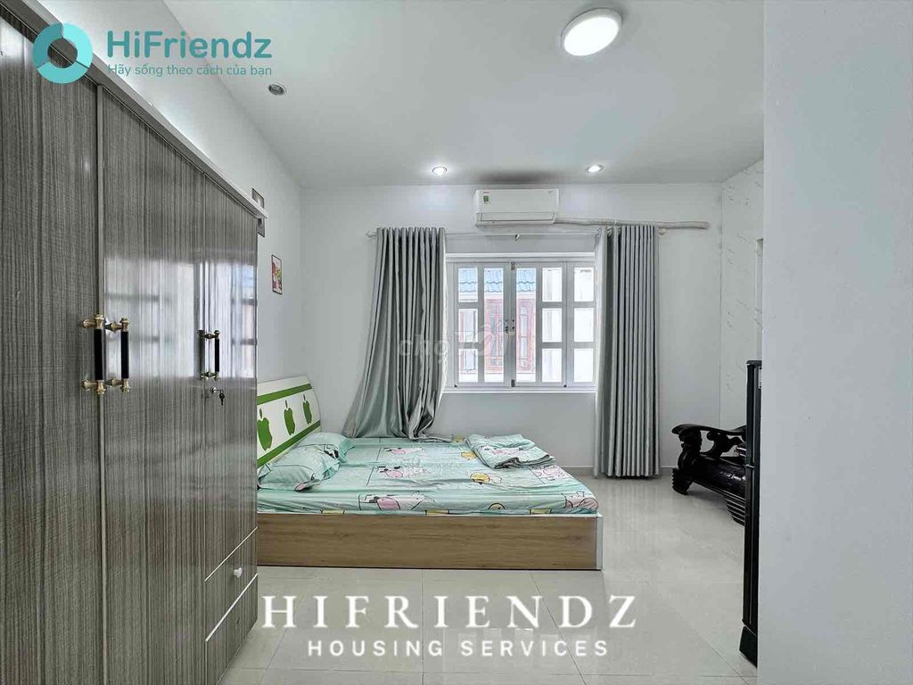 apartment 22 M2 window full interior murder university winning and University of Syria