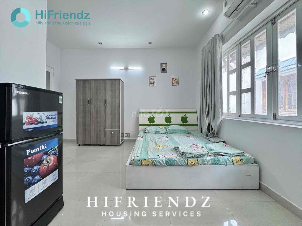 apartment 22 M2 window full interior murder university winning and University of Syria