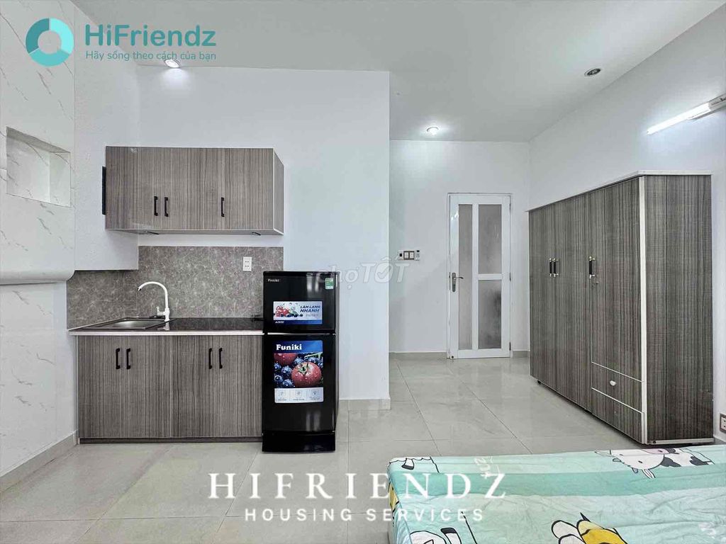 apartment 22 M2 window full interior murder university winning and University of Syria