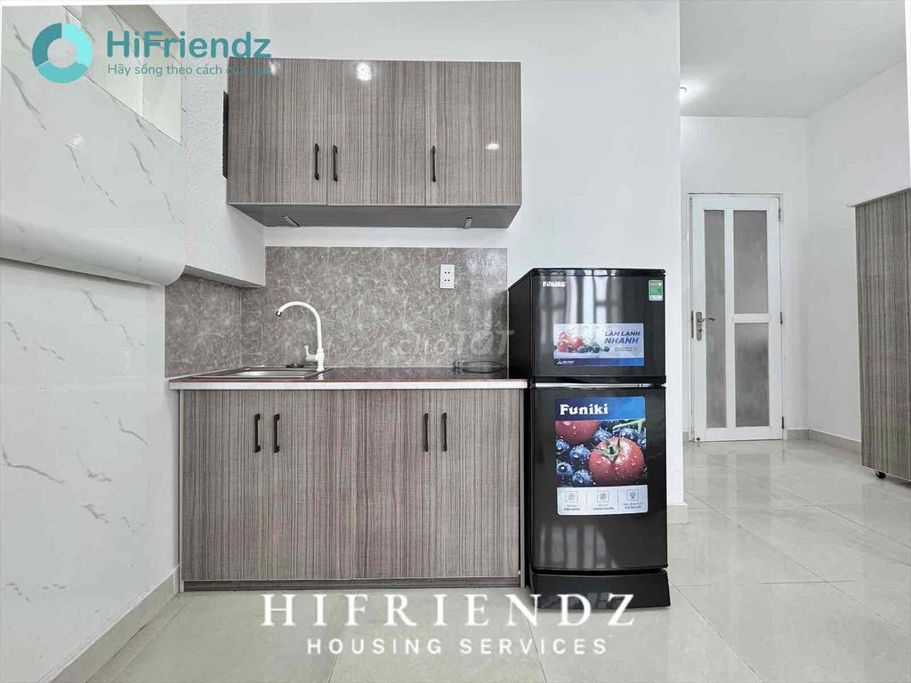 apartment 22 M2 window full interior murder university winning and University of Syria