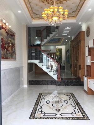 Need to rent an 18/3 car alley house A Nguyễn Thị Minh Khai, P. Đa Kao District 1