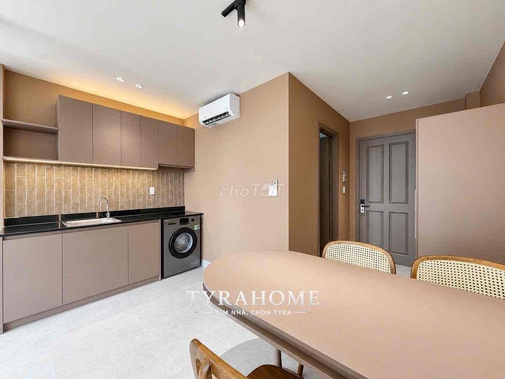 The 1st Bedroom in the balcony, elevator, Võ Thị Sáu, Dakao, District 1