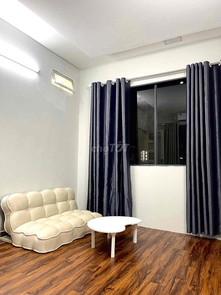 Two bedrooms. A 65-foot bathroom. Two Masters' room.