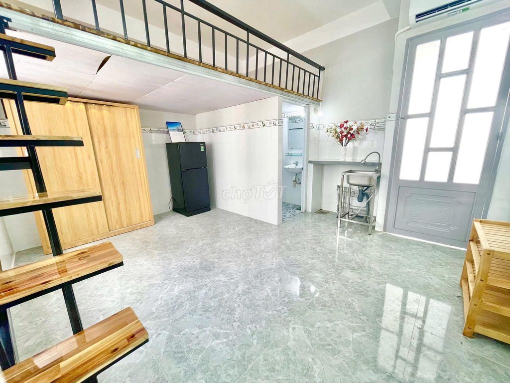 A full-in-the-art apartment near Bình Thạnh staff academy.