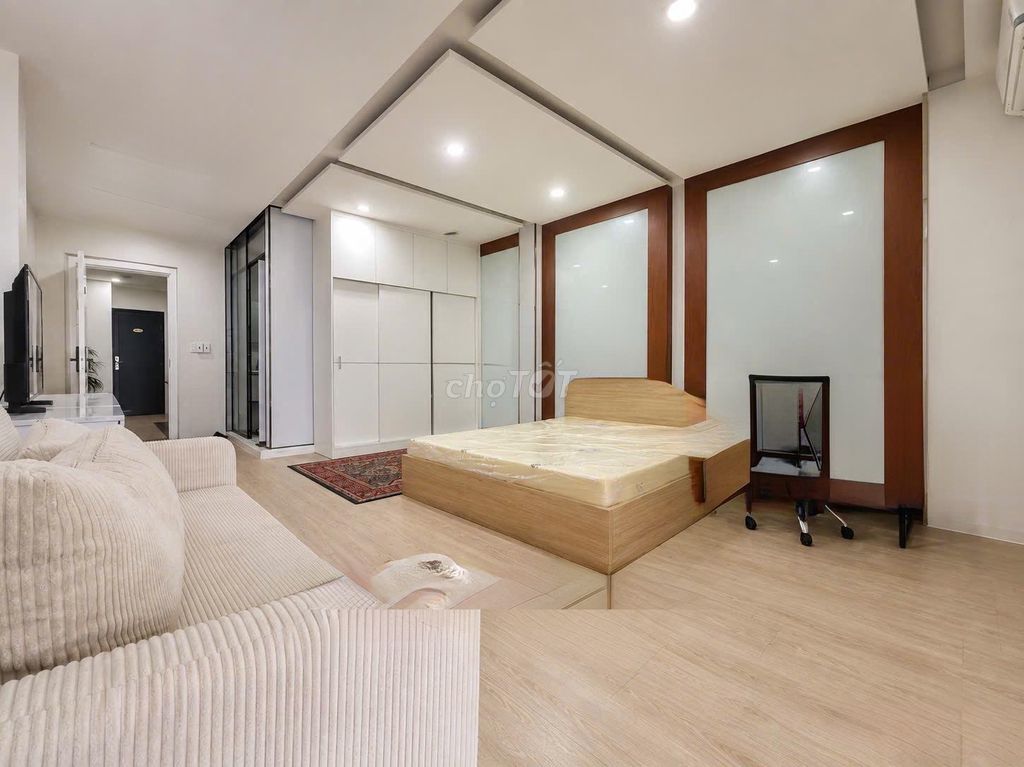 Rent a mini service apartment. One Phan Xích Long, 45 meters,8.5 million a month.
