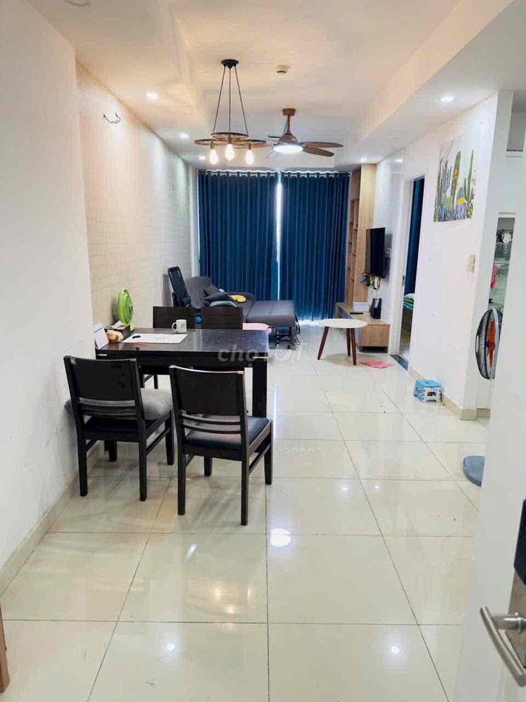 Rent a two-room apartment. Two bathrooms. Melody 869 Âu Cơ. Tân Phú.