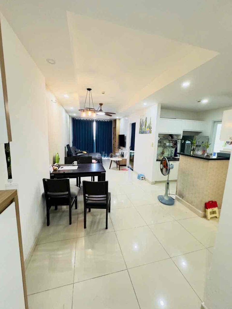 Rent a two-room apartment. Two bathrooms. Melody 869 Âu Cơ. Tân Phú.
