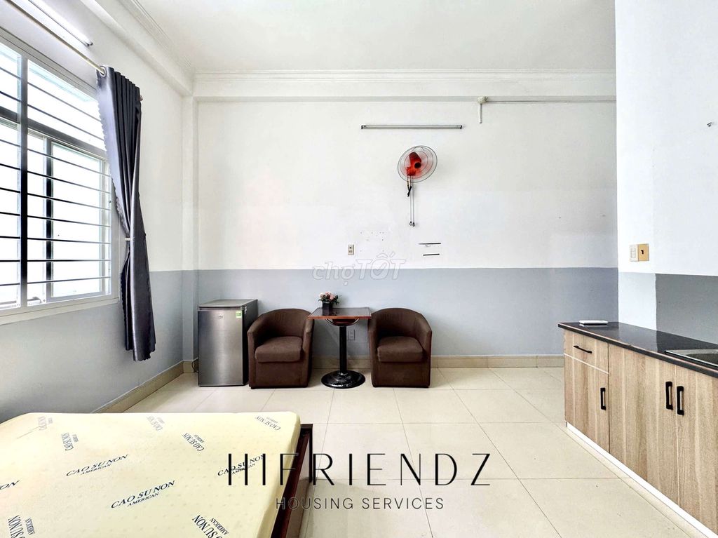 Small apartment, peaceful, effective, full window interior