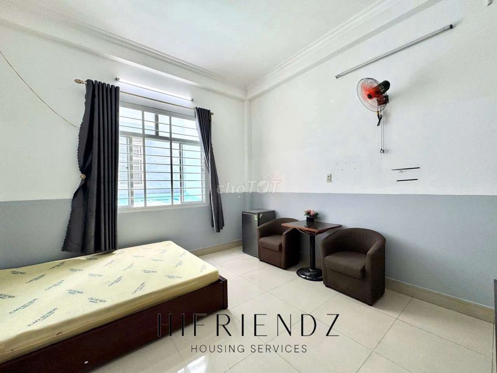 Small apartment, peaceful, effective, full window interior