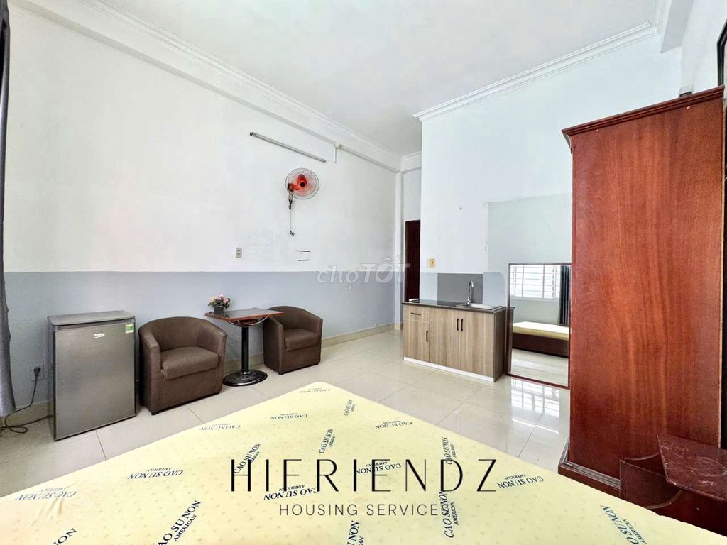 Small apartment, peaceful, effective, full window interior