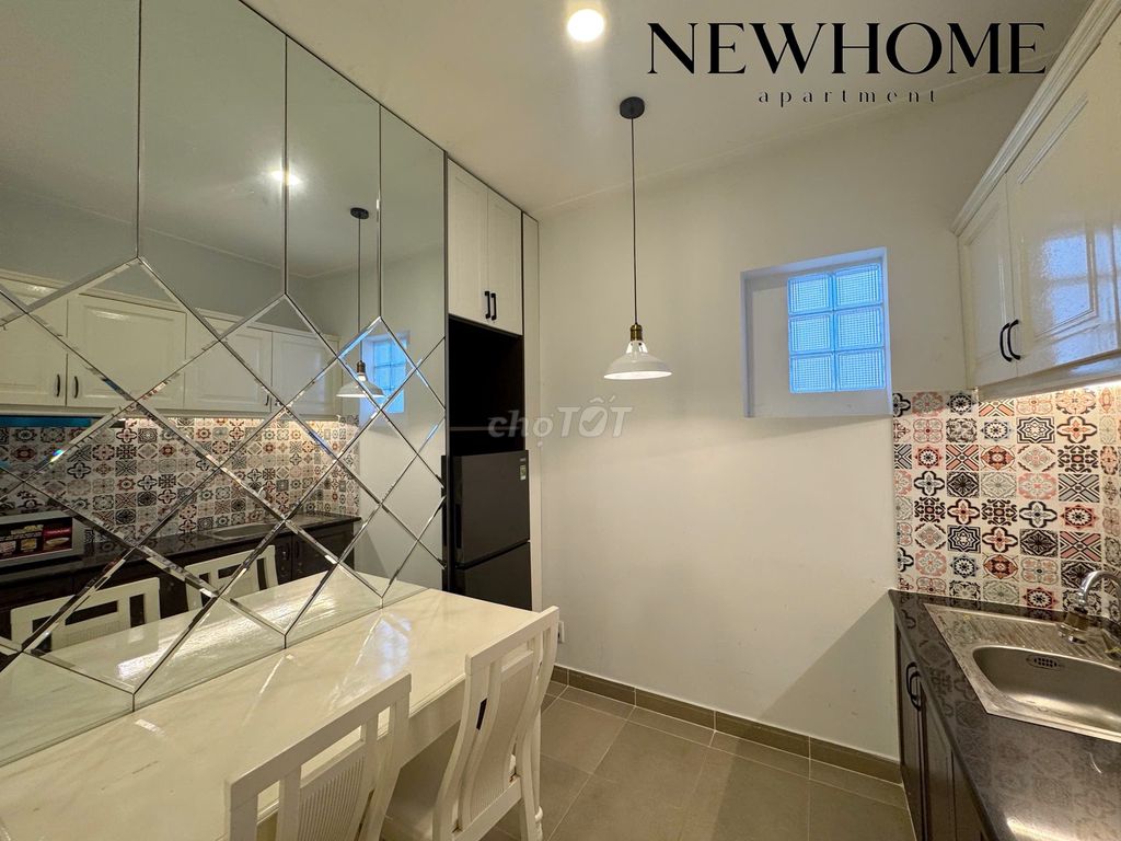 Room one, bedroom one. You're renting full furniture B.Mgr elevator.