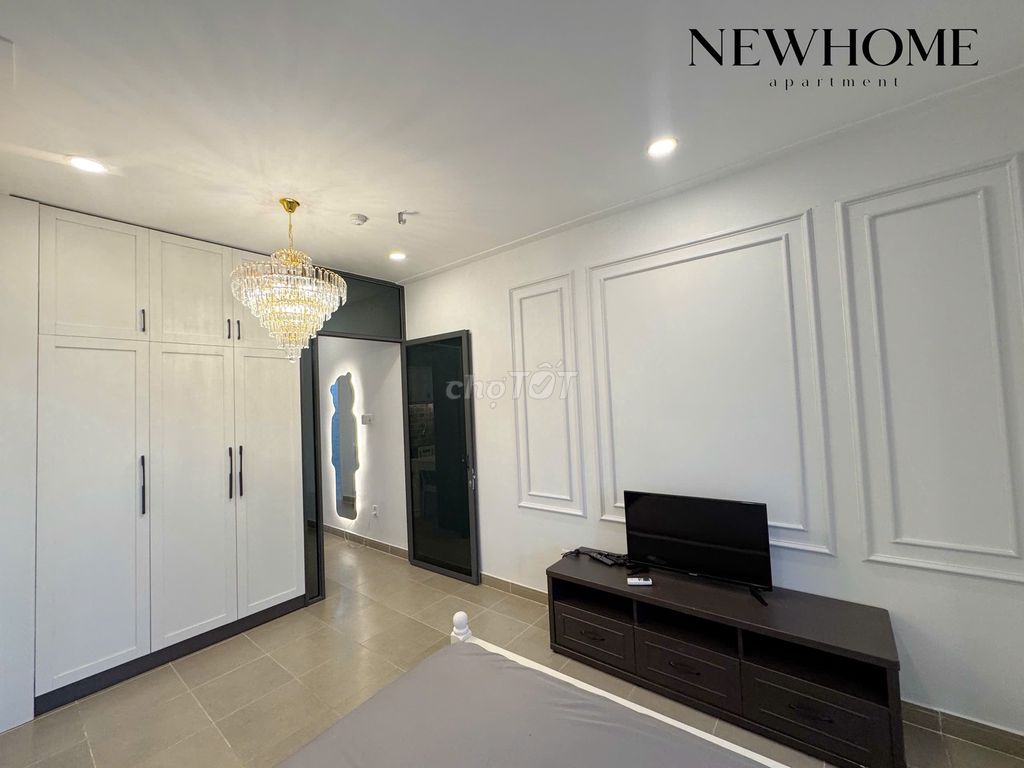 Room one, bedroom one. You're renting full furniture B.Mgr elevator.