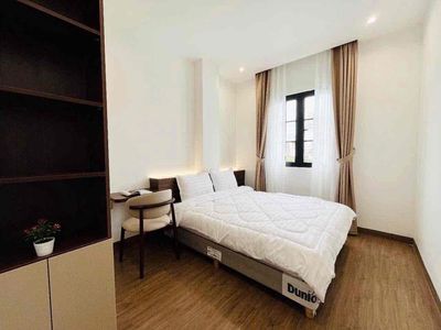 Get Anouk an O.Z.z.0 bedroom near the monastery.