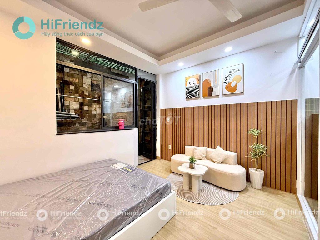 The service apartment right in front of Đào Duy Anh- Phú Nhuận