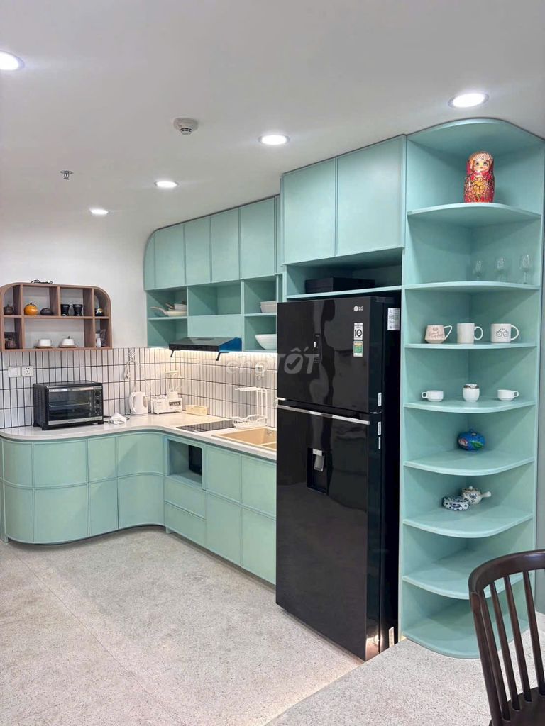 Rent the apartment. Two bedrooms. Three Vinhomes Grand Park bedrooms. Four million.