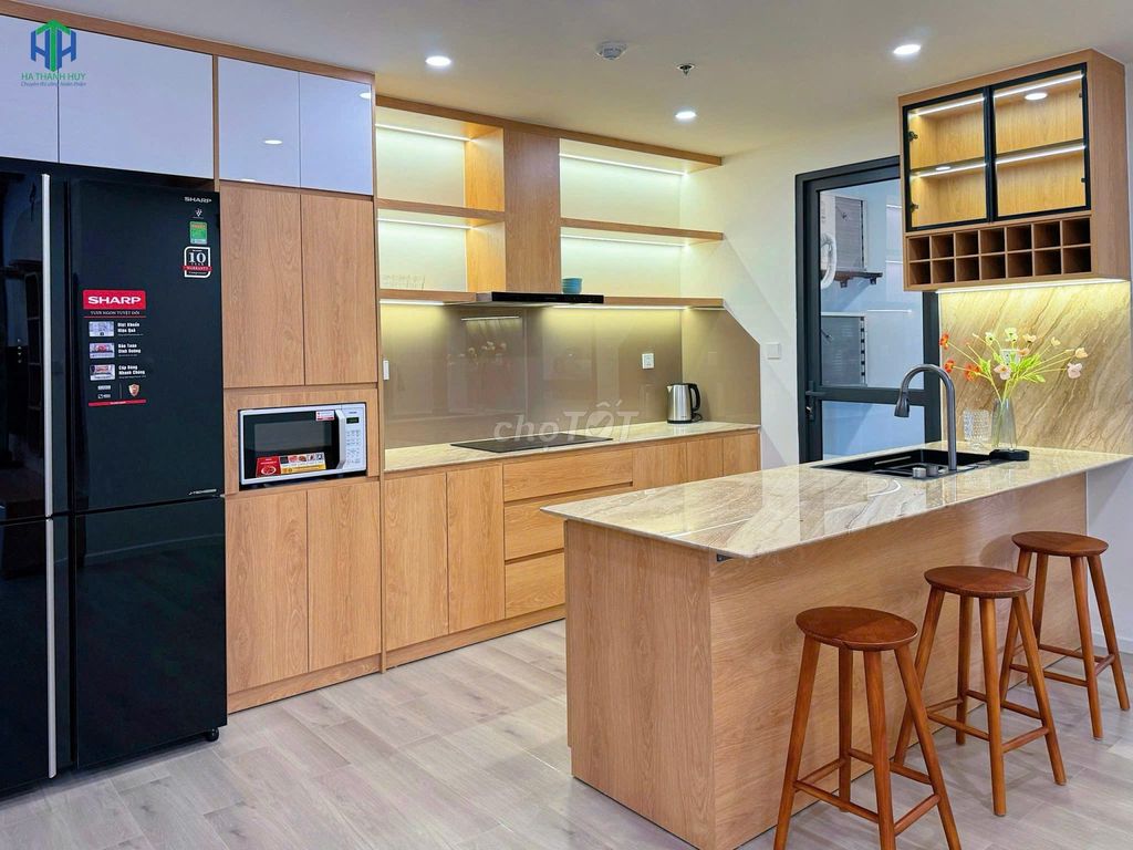 Rent the apartment. Two bedrooms. Three Vinhomes Grand Park bedrooms. Four million.