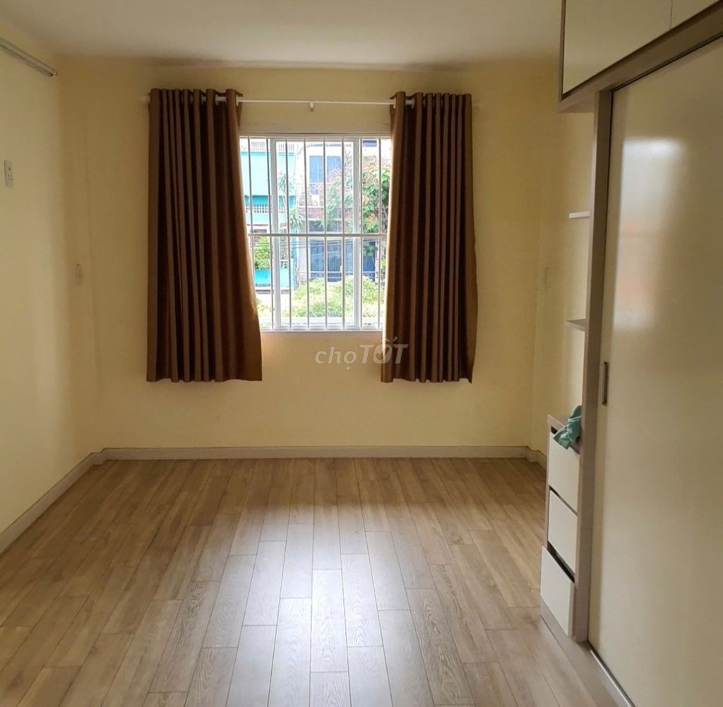 Rent an entire house on the 3rd floor of District 4