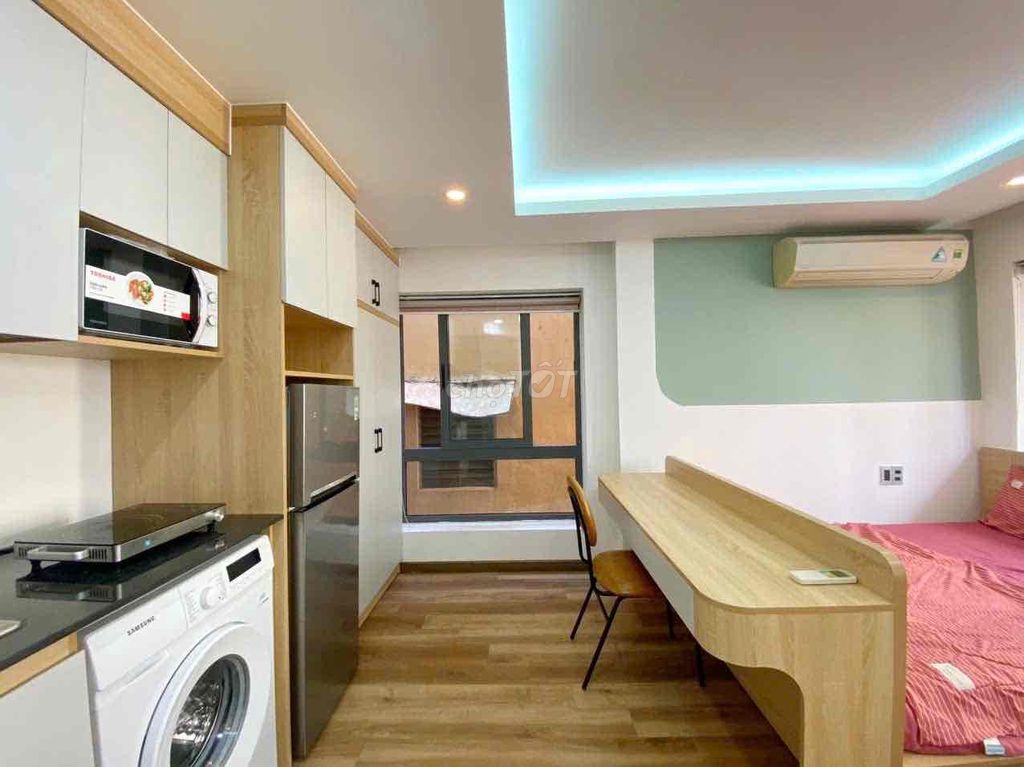 Renting the entire interior of County writer 3 near ueh, open college,
